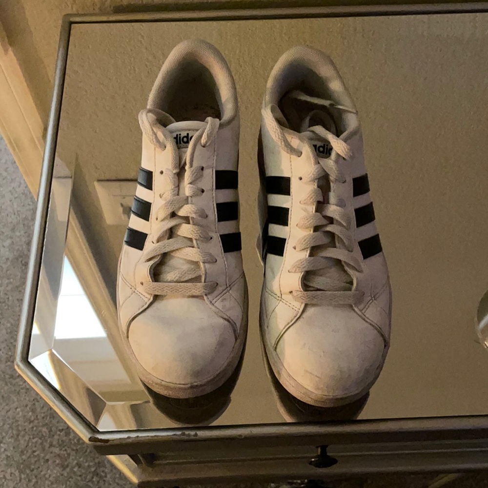 Adidas superstars women’s size 7